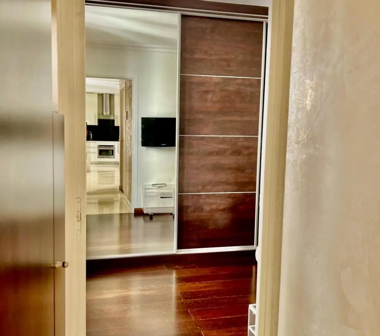 Apartment Tour Eiffel Paris